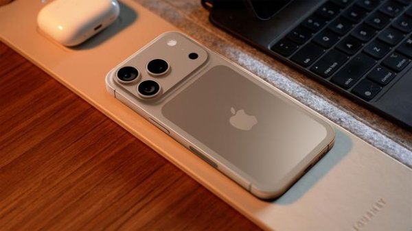 千红网 iPhone 17 Pro或将支持为AirPods和Apple Watch无线充电